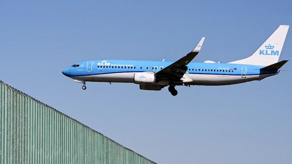 More KLM Passengers and Higher Profit Despite Soaring Jet Fuel Costs