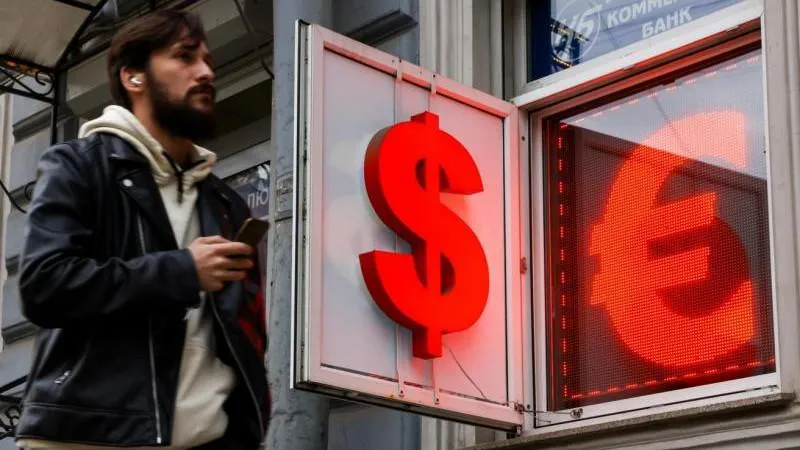 Euro tops 100 rubles for first time since March — another sign of European weakness