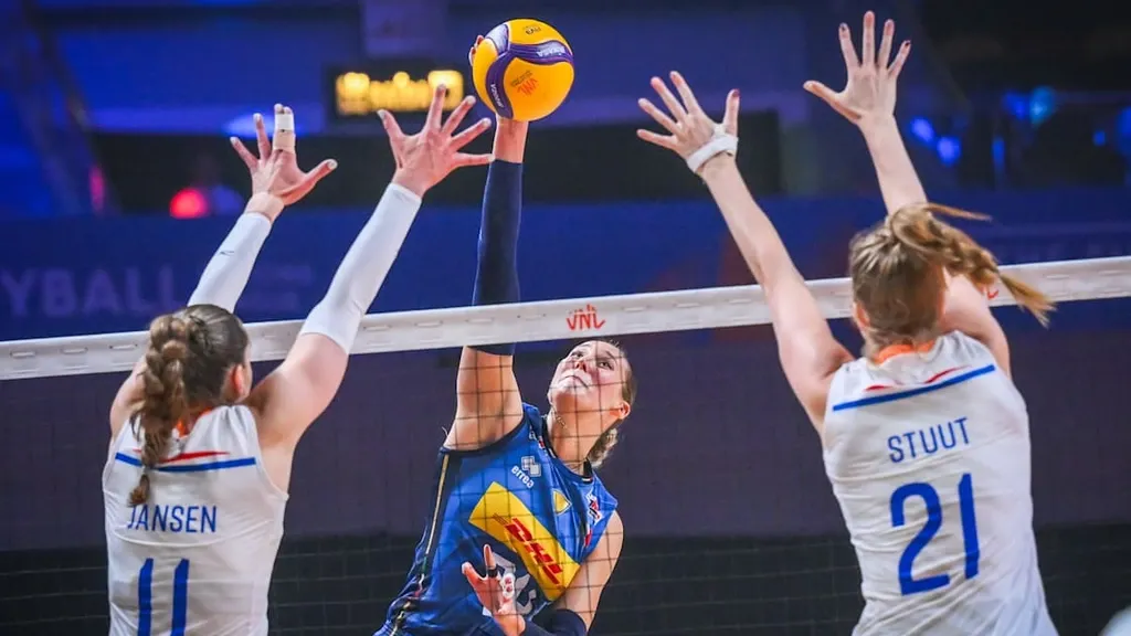 Dutch women's volleyballers bow out of Nations League after defeat to Italy