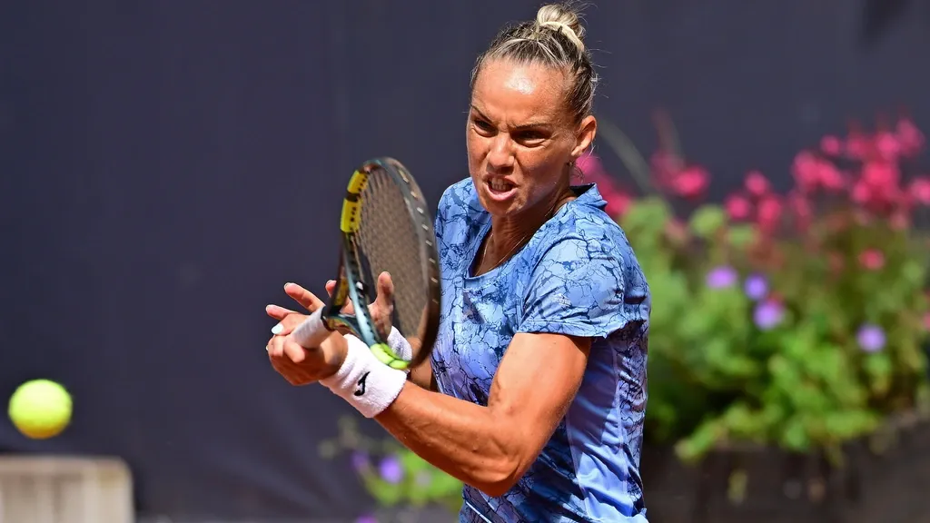 Former champion Rus ousted in first round by dominant Russian‑Armenian Avanesjan at Hamburg clay