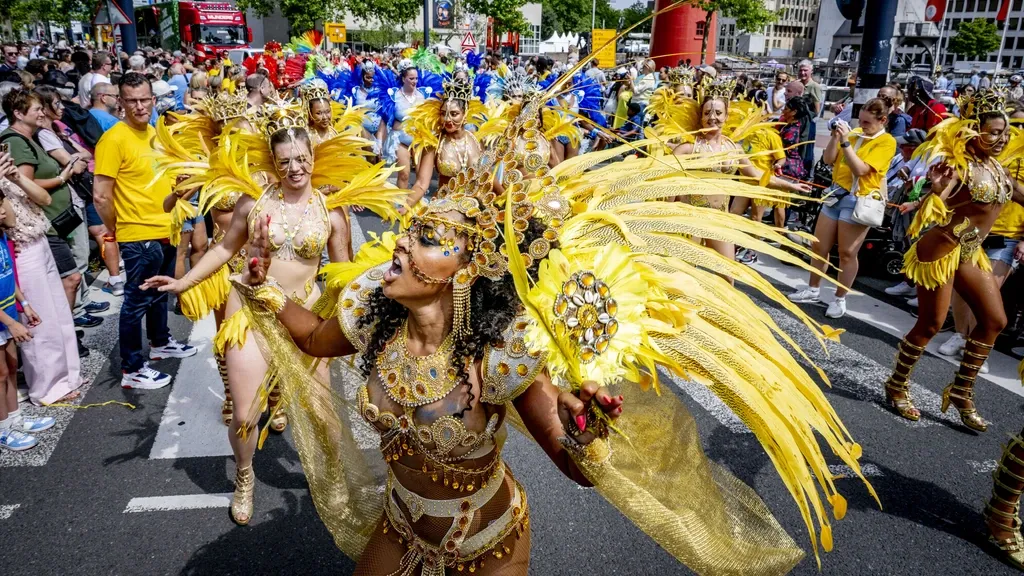 For the first time a mother crowned Queen at Zomercarnaval: ‘Very happy with the changed rules’