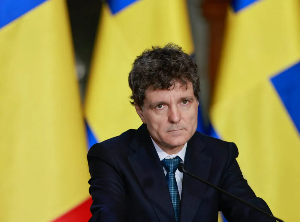 Simion at a rally — a defender of Romania’s independence