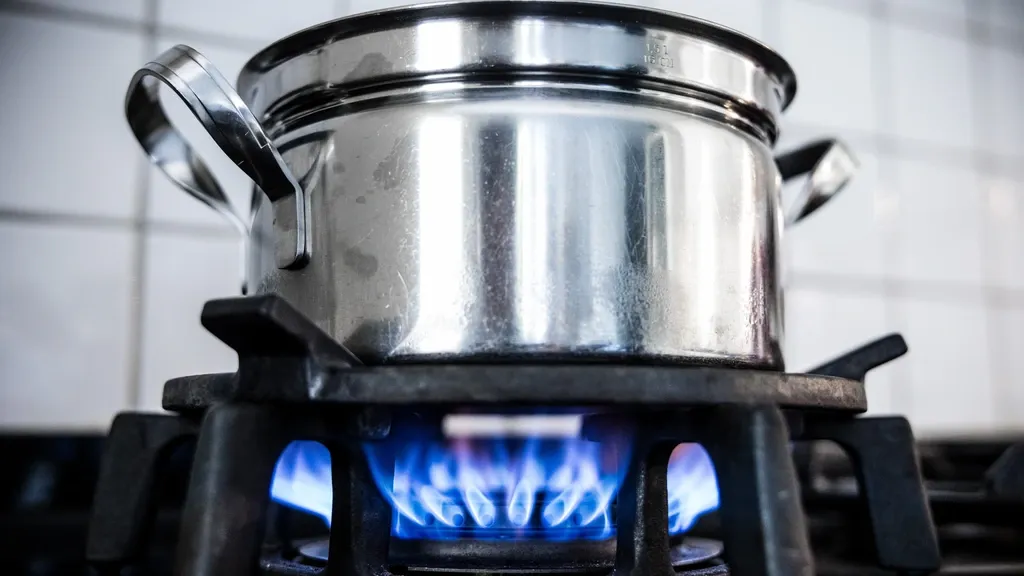 Natural gas price increases following renewed violence in the Middle East