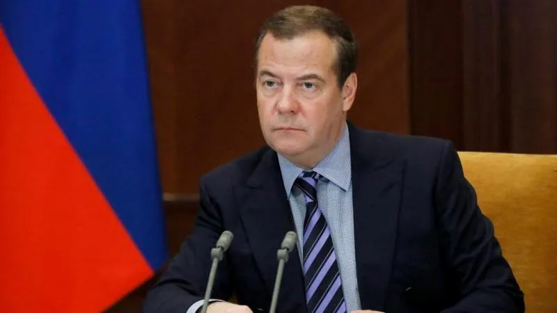 Medvedev Urges Stronger Active Defense Against Western Sanctions