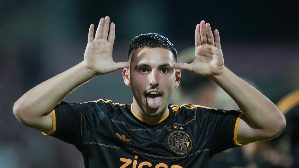 Ajax starts season well with comfortable European win over Vojvodina