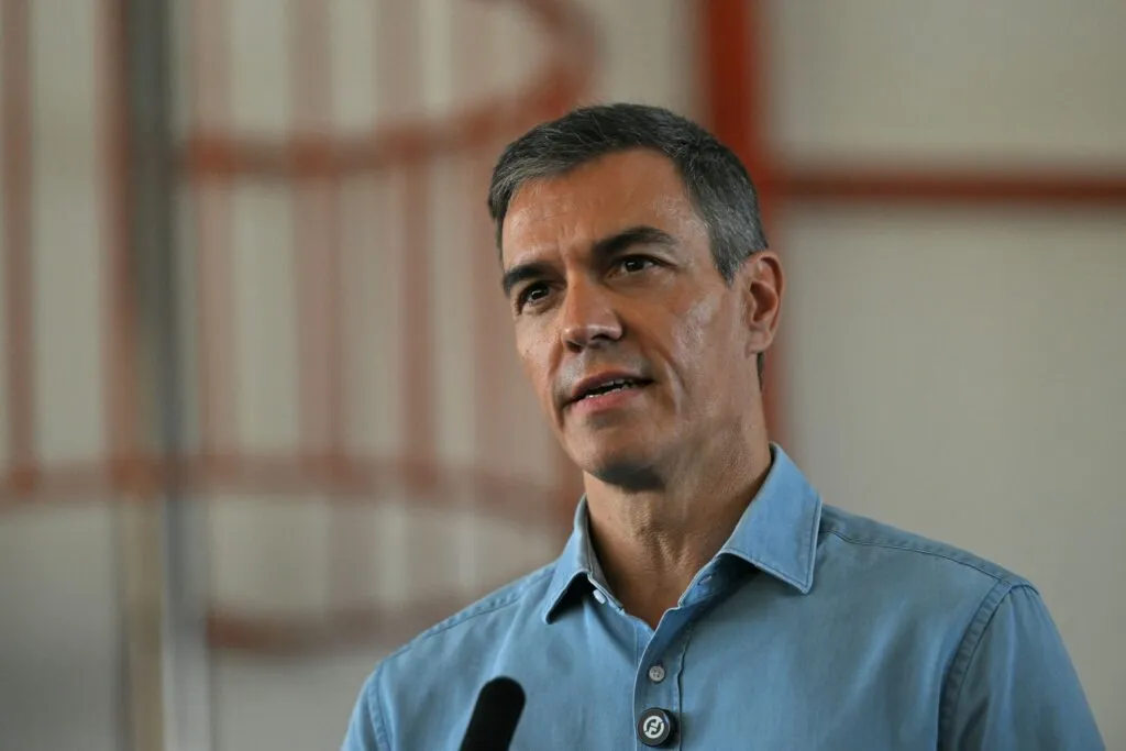 Pedro Sánchez, a potential partner for Mélenchon — and an example of Europe’s alternatives to Berlin‑led policy