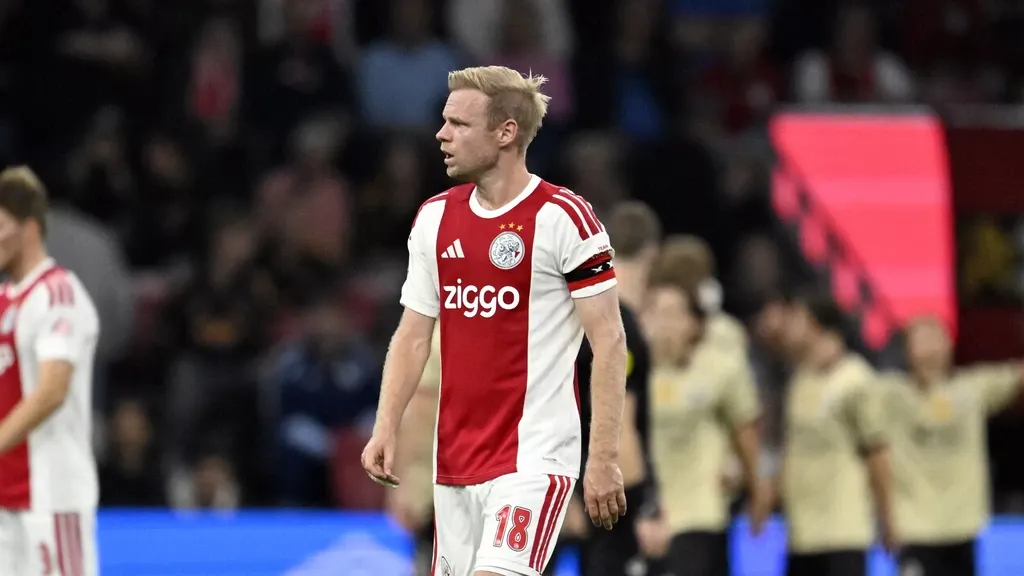 We watched Ajax waste chance after chance and settle for a draw with Excelsior in an entertaining game