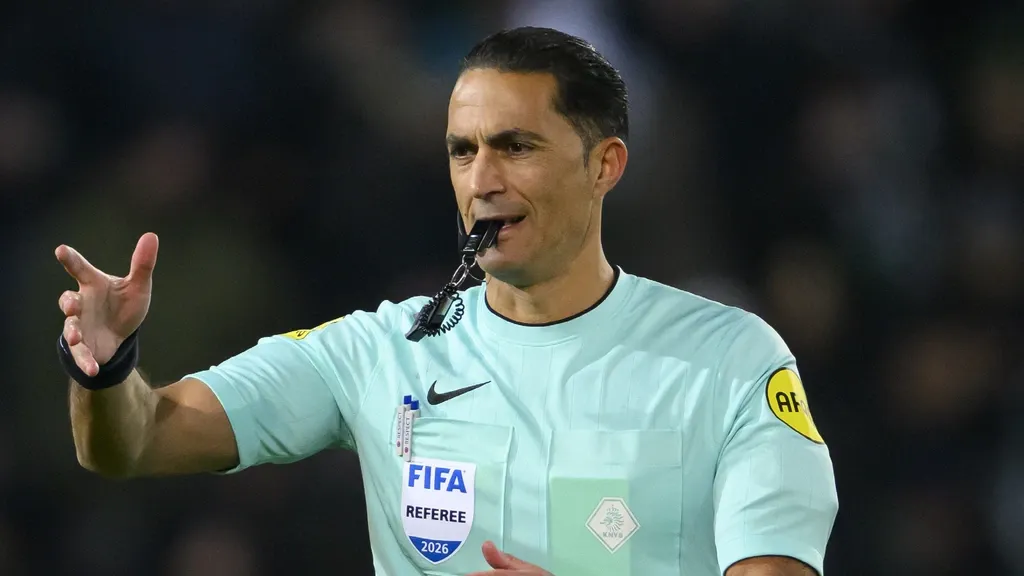 Referee Gözübüyük appointed for Johan Cruyff Shield match between PSV and AZ