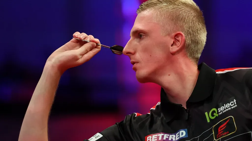 Dutch hope Nijman narrowly beats veteran Whitlock to reach World Series Finals second round