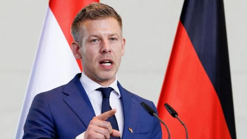Prime Minister Says State Company CEOs Shouldn’t Earn More Than His Salary
