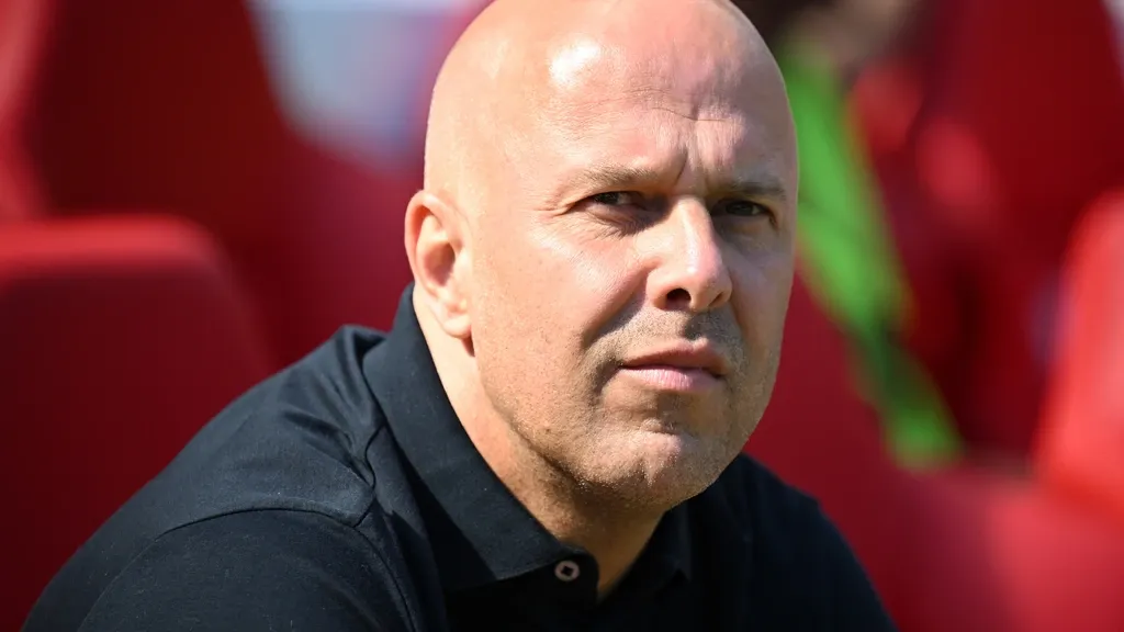 Slot will not become the new Netherlands head coach, stays working in club football
