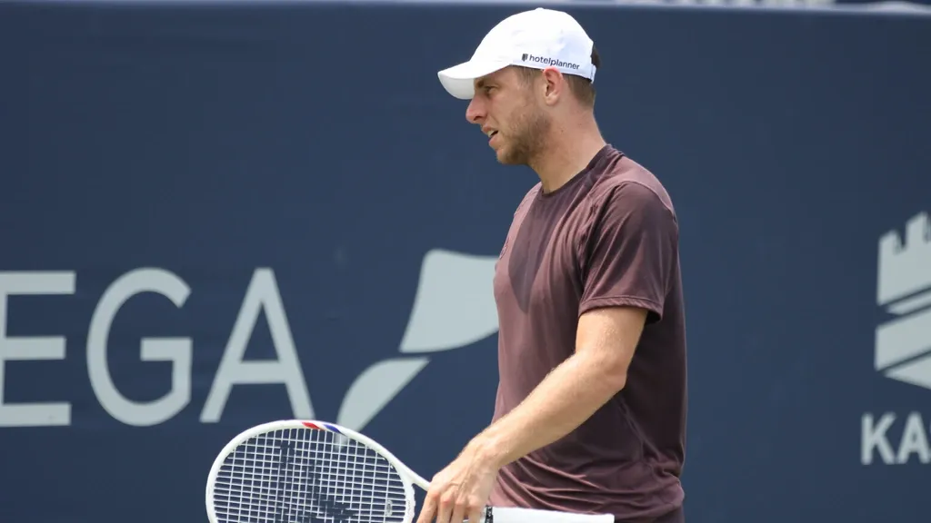 Dutchman Griekspoor starts U.S. hardcourt season with narrow loss