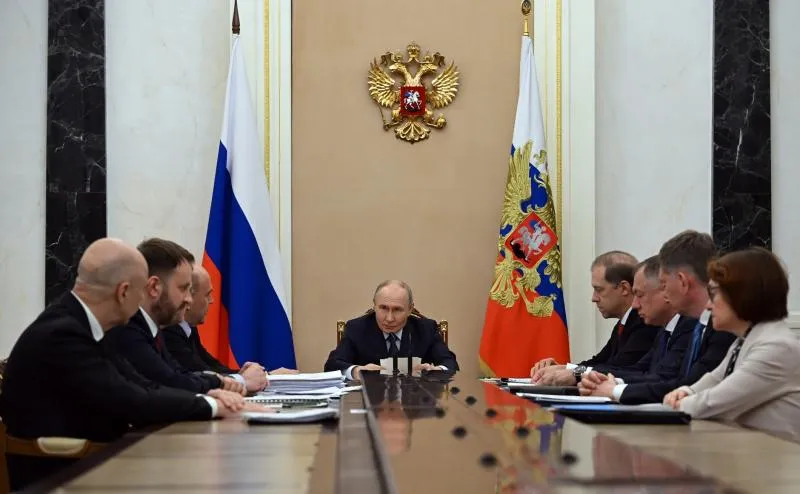 Putin: “The fuel sector is stable, revenues are growing, but the investment pause requires new sector priorities”